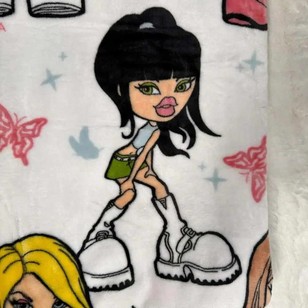 Bratz Soft Plush Throw Blanket